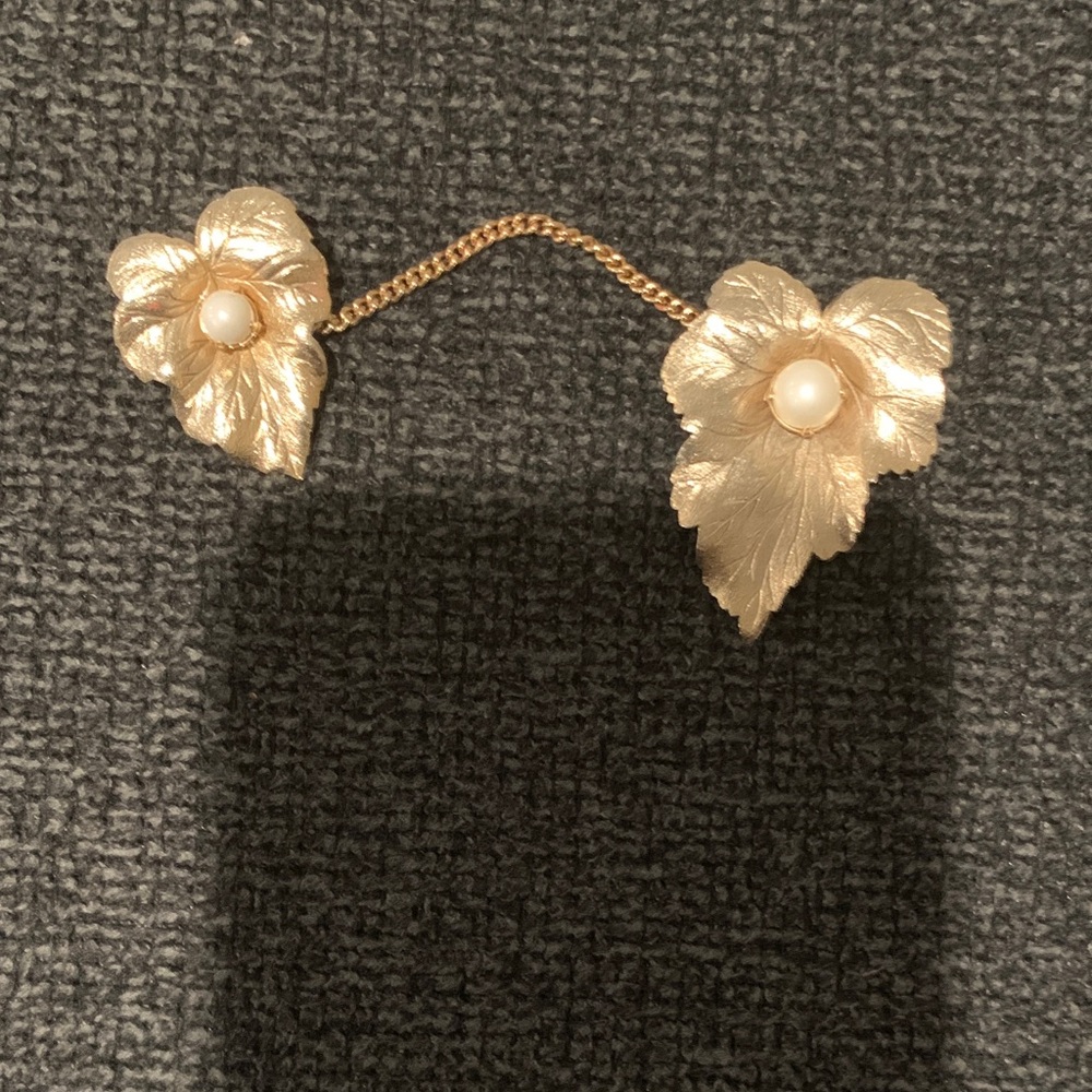 Gold Tone Leaf Brooch with Pearls